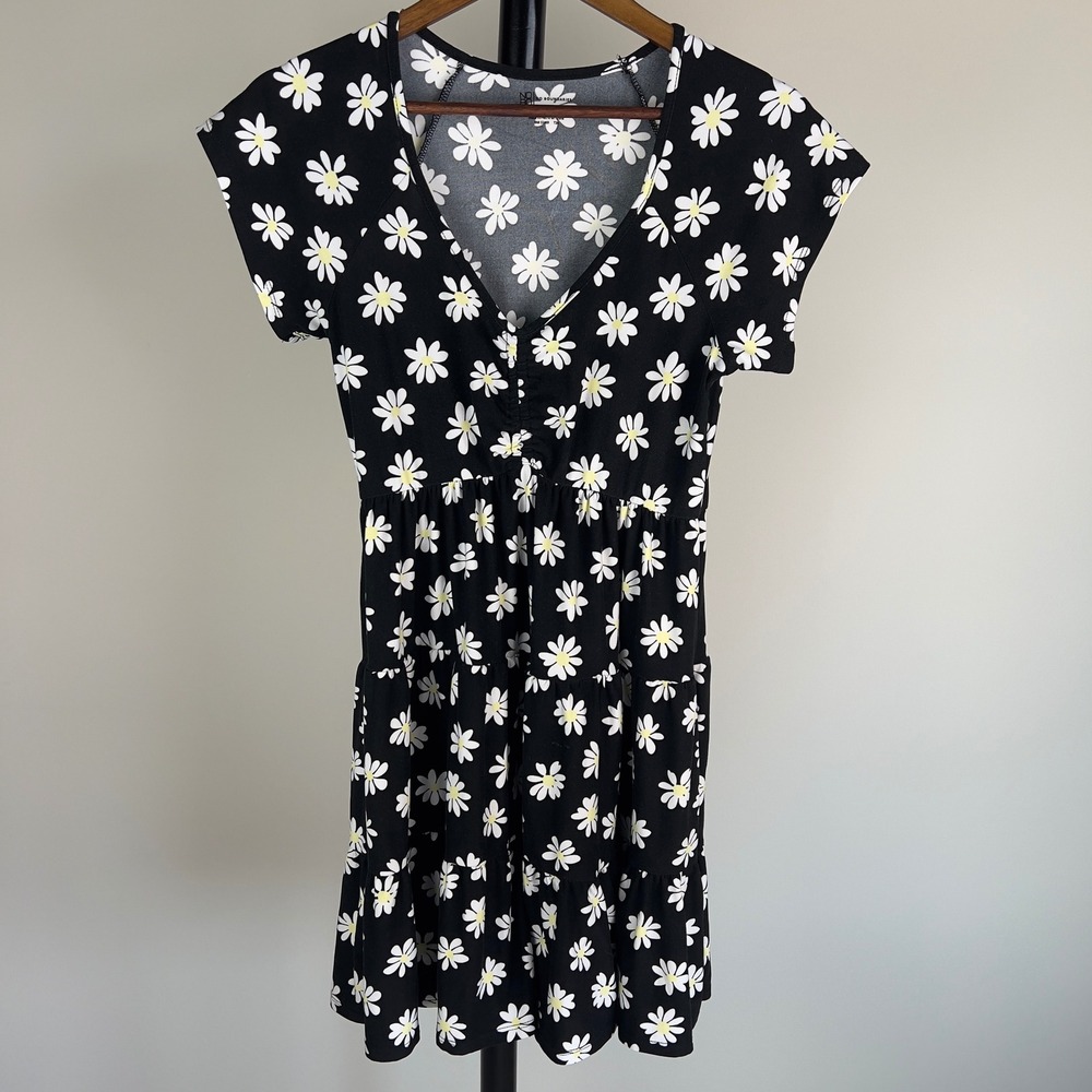 no boundaries black floral dress | Dresses | No Boundaries Daisy Tiered Vneck Short Sleeve Medium 79 9 Drawer Dresser TV Sherri Hill Pre-release Waist:48 When you think of